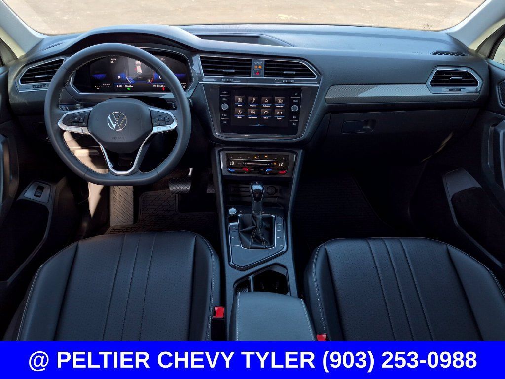 Used 2023 Volkswagen Tiguan SE w/ Panoramic Sunroof Package FWD image 38