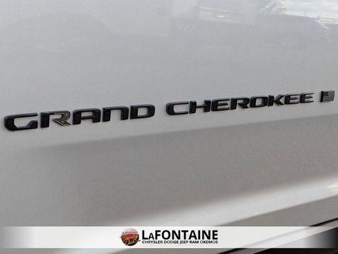 Certified 2024 Jeep Grand Cherokee L Laredo image 10