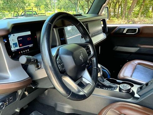 Used 2022 Ford Bronco Outer Banks w/ Sasquatch Package AWD/4WD image 14