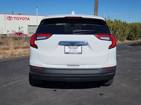 Used 2024 GMC Terrain SLE image 20