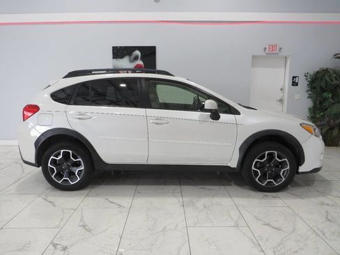 Used 2013 Subaru Crosstrek 2.0i Premium AWD/4WD image 2