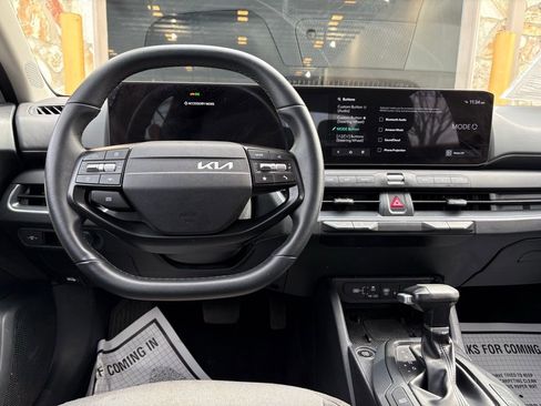 Used 2025 Kia K4 EX image 23