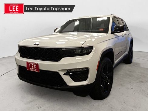 Used 2023 Jeep Grand Cherokee Limited w/ Black Appearance Package AWD/4WD image 1