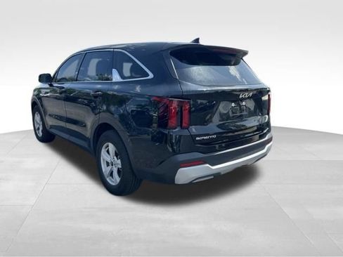Certified 2024 Kia Sorento LX FWD image 6