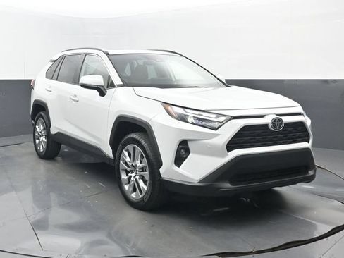 Used 2025 Toyota RAV4 XLE Premium w/ Weather Package FWD image 19