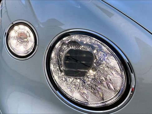 Used 2023 Bentley Continental GT Azure image 24