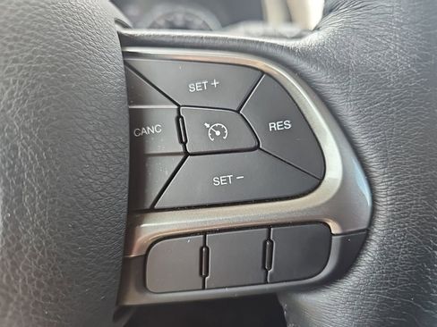Used 2022 Jeep Renegade Limited AWD/4WD image 29