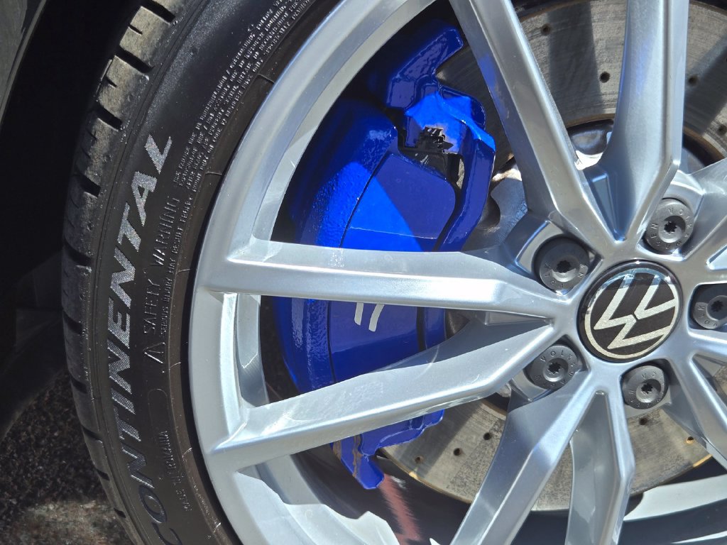 Used 2024 Volkswagen Golf R AWD/4WD image 11