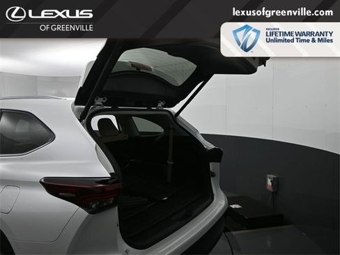 Used 2024 Toyota Highlander Limited image 30