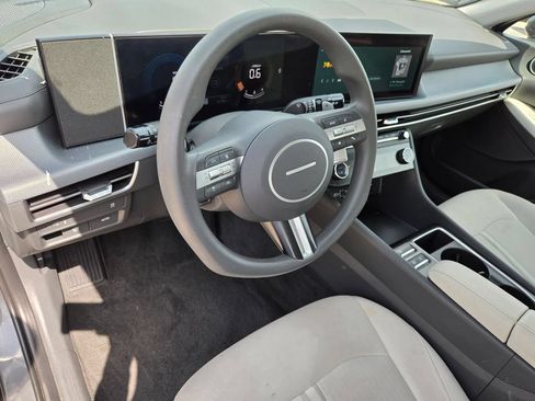 Used 2025 Hyundai Sonata SEL FWD image 11
