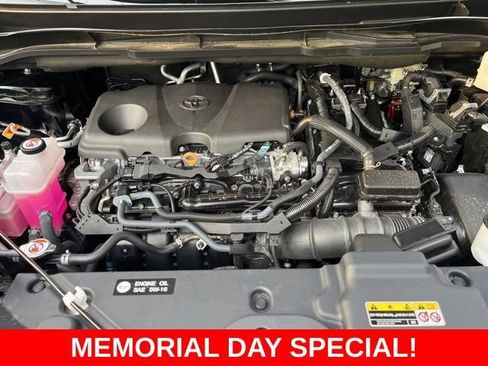Used 2025 Toyota Sienna XLE FWD image 33