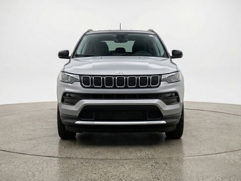 Used 2025 Jeep Compass Limited AWD/4WD image 2