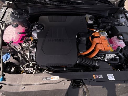 New 2026 Hyundai Elantra Limited FWD image 28