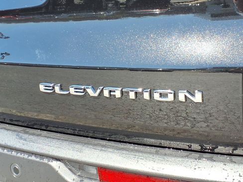 Used 2026 GMC Acadia Elevation w/ Elevation Premium Package FWD image 5