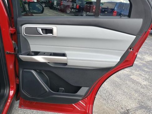 Used 2021 Ford Explorer XLT w/ Equipment Group 202A AWD/4WD image 20