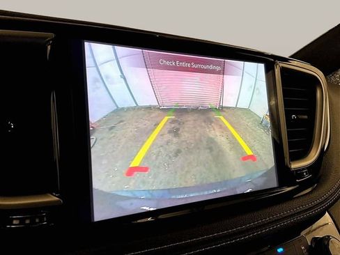 Used 2021 Chrysler Pacifica Touring FWD image 20