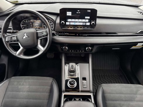Used 2024 Mitsubishi Outlander SE image 14