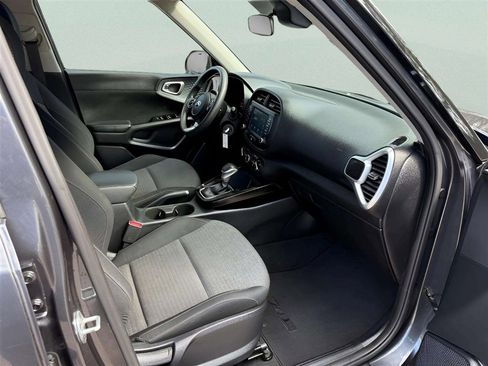 Used 2021 Kia Soul S FWD image 16