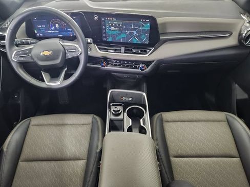 Used 2026 Chevrolet Equinox LT w/ Convenience Package II FWD image 23