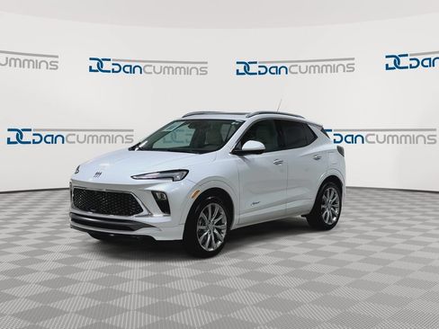Used 2024 Buick Encore GX Avenir w/ Avenir Technology Package AWD/4WD image 5