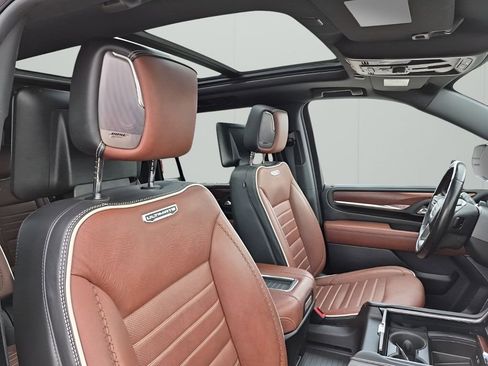 Used 2023 GMC Yukon XL Denali Ultimate image 15