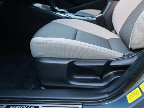 Used 2023 Toyota Corolla LE w/ Carpet Mat Package (TMS) FWD image 21