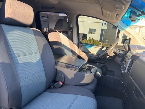 Used 2007 Nissan Titan SE w/ Chrome Pkg W/Pwr Bench image 30