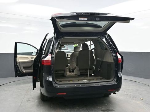 Used 2018 Toyota Sienna XLE AWD/4WD image 36