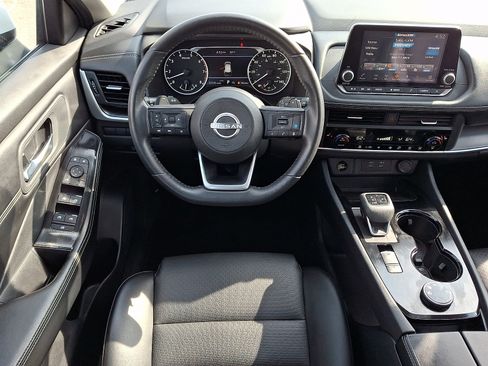 Used 2024 Nissan Rogue SV w/ SV Premium Package AWD/4WD image 13