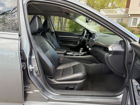 Used 2020 Nissan Altima 2.5 SL FWD image 10