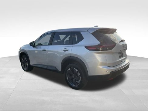 Used 2024 Nissan Rogue SV FWD image 7
