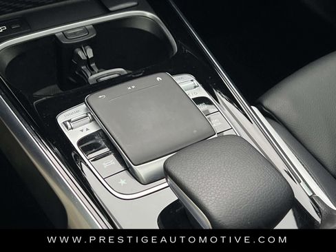 Used 2020 Mercedes-Benz GLB 250 4MATIC image 30