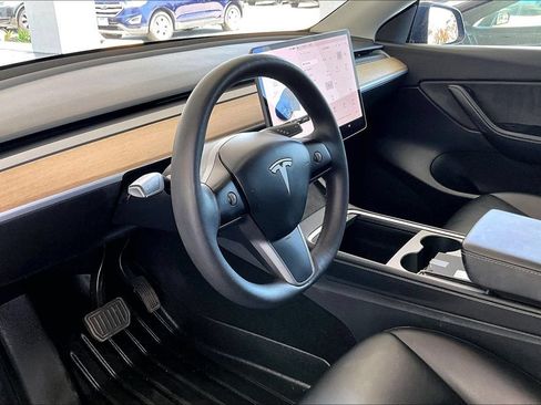 Used 2021 Tesla Model Y Long Range AWD/4WD image 17