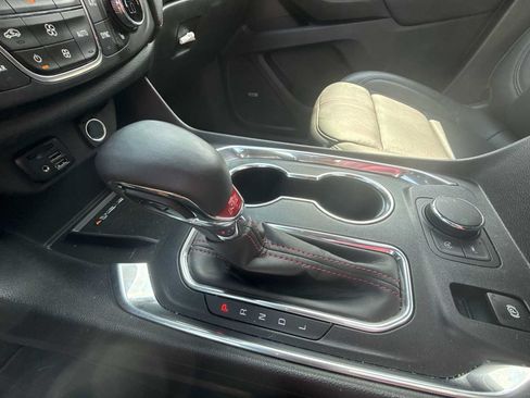 Used 2023 Chevrolet Traverse RS AWD/4WD image 16