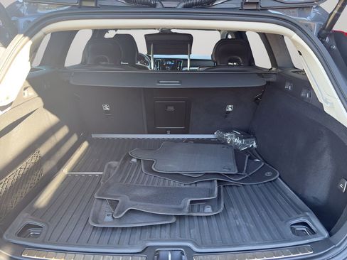 Used 2023 Volvo V60 B5 Cross Country Ultimate w/ Climate Package image 15