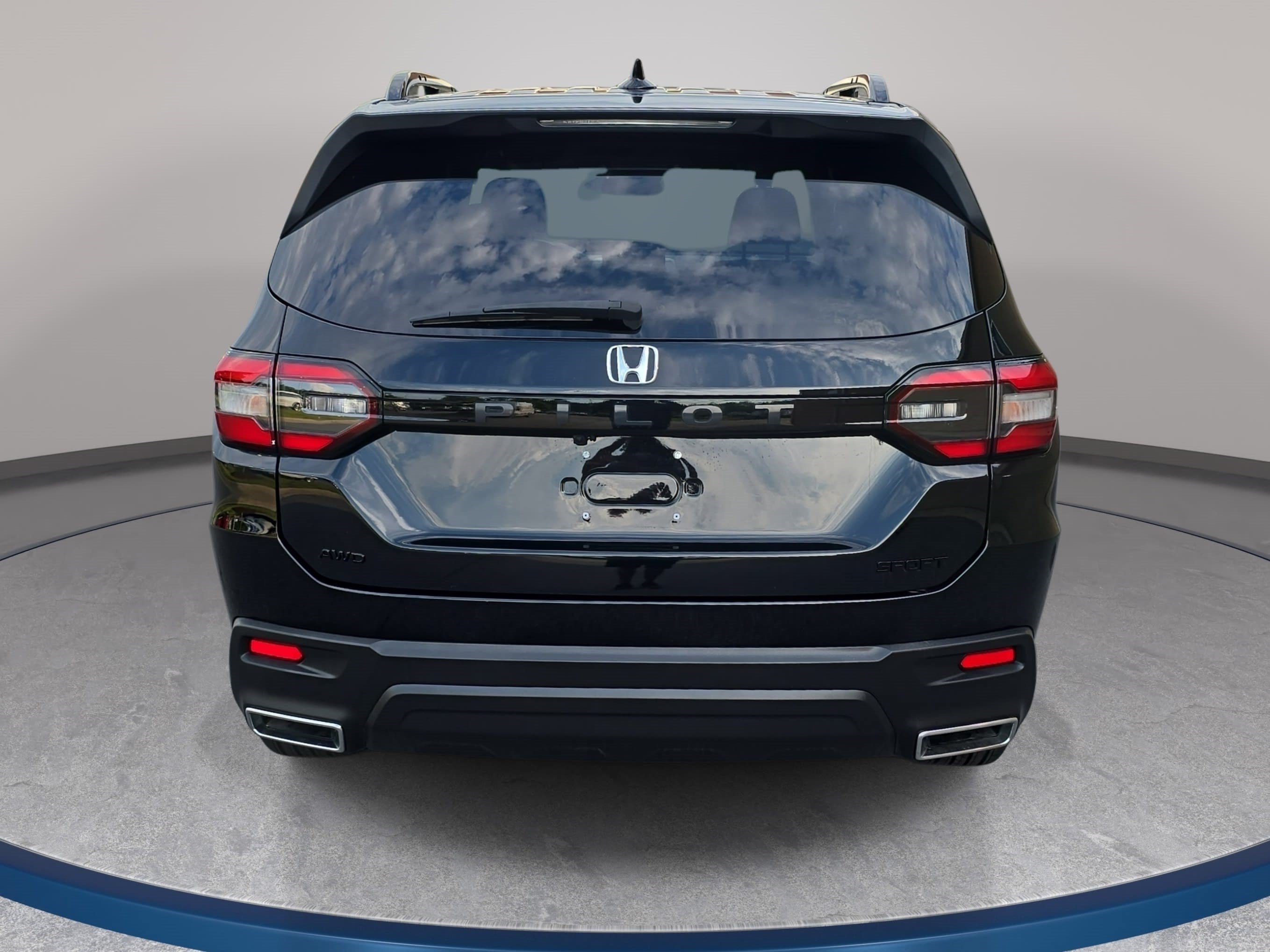 Used 2025 Honda Pilot Sport image 6
