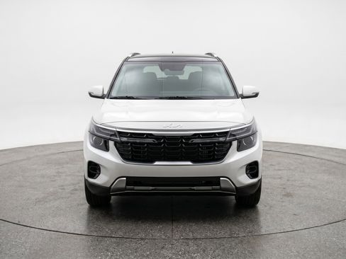 Used 2025 Kia Seltos S image 2