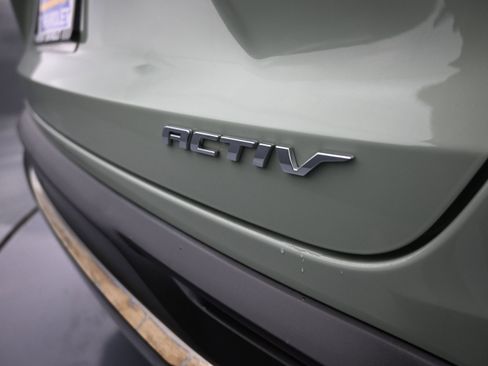 Used 2024 Chevrolet Trax ACTIV w/ Sunroof Package FWD image 29