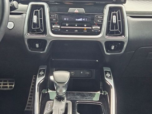 Used 2023 Kia Sorento SX image 13