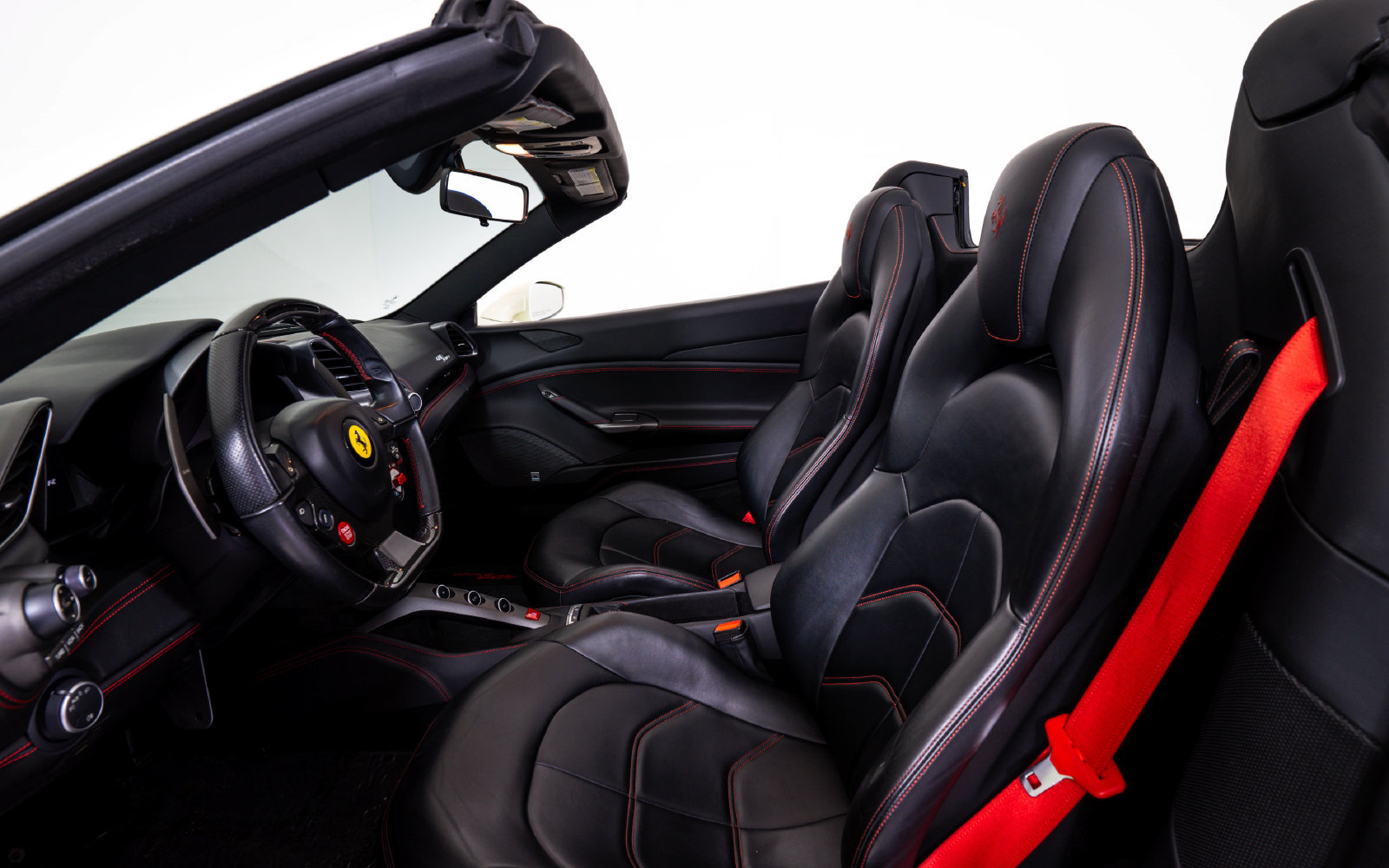 Used 2017 Ferrari 488 Spider RWD image 21