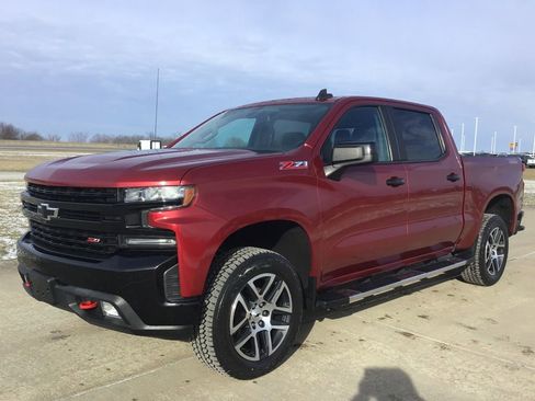 Used 2020 Chevrolet Silverado 1500 LT Trail Boss image 3