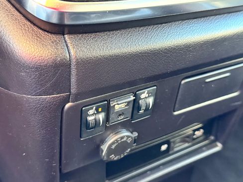 Used 2018 Toyota Sienna SE Premium image 20