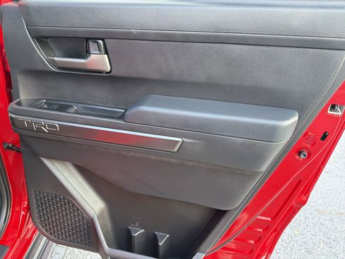 Used 2025 Toyota Tacoma TRD Off-Road image 23