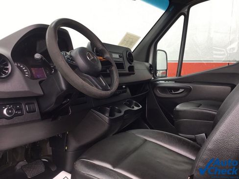 Used 2022 Mercedes-Benz Sprinter 2500 image 26