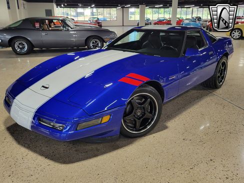 Used 1996 Chevrolet Corvette Coupe image 2