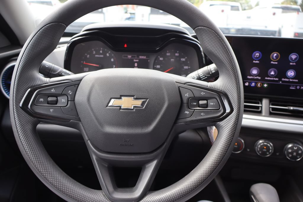 Used 2024 Chevrolet Trax LS w/ LS Convenience Package FWD image 6