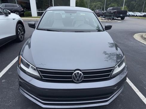 Used 2015 Volkswagen Jetta Sport FWD image 19