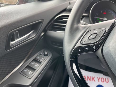 Used 2018 Toyota C-HR XLE image 18