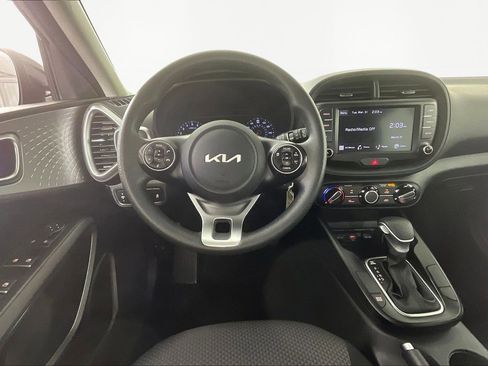 Used 2022 Kia Soul LX FWD image 8