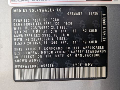 Used 2025 Volkswagen ID. Buzz Pro S Plus RWD image 44